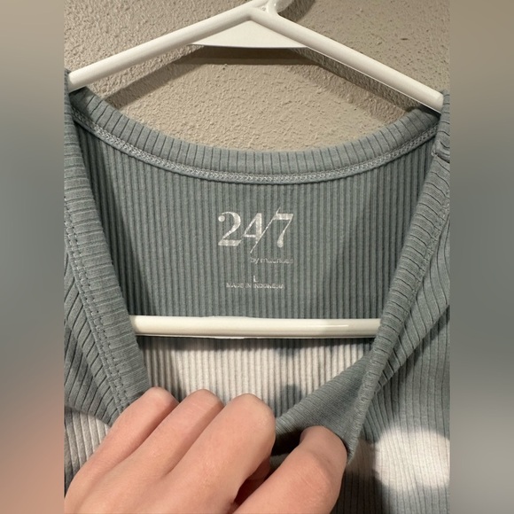 🔴Maurice’s 24/7 Blue and White Tie-Dye Tank Top - Picture 2 of 5